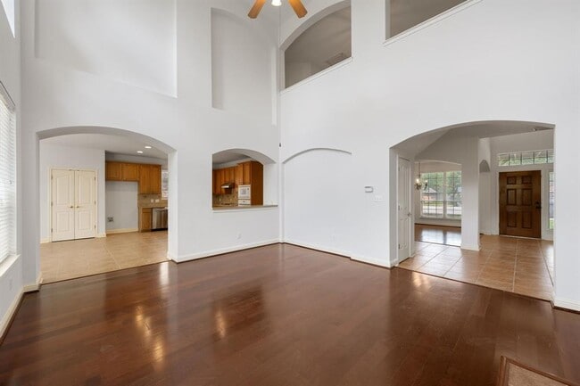 Building Photo - 6920 Larue Belle Cove
