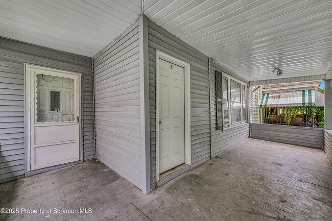 Building Photo - 2528 Boulevard Ave