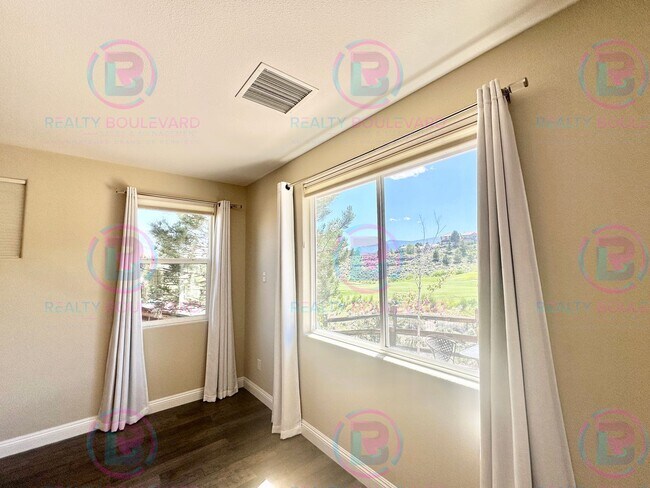Building Photo - 1767 Fairway Hills Trail
