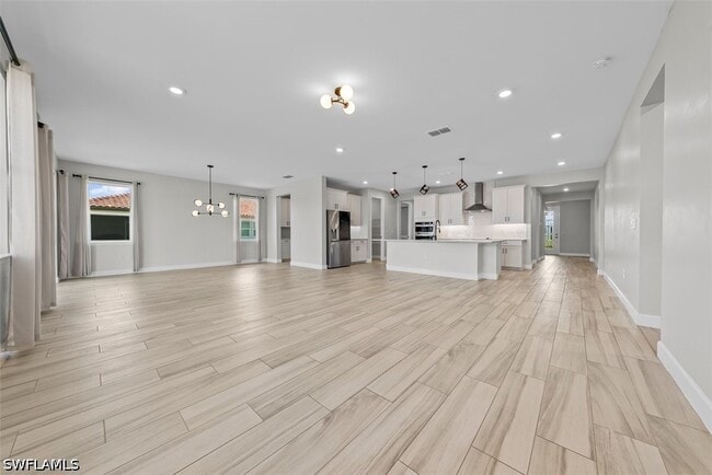 Building Photo - 2038 Grove Dr