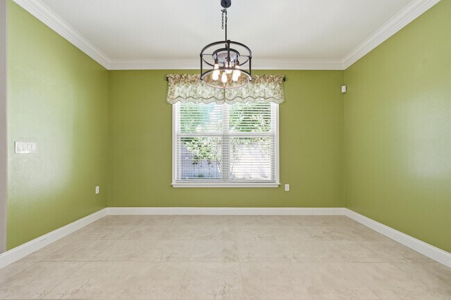 Building Photo - 2348 Cummings Dr