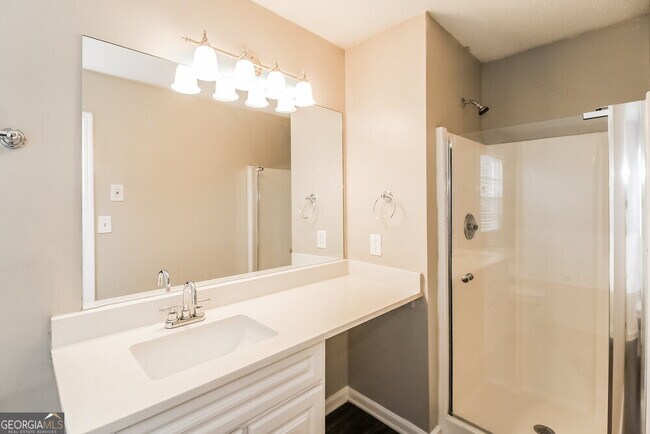 Building Photo - 2962 Knoll View Pl