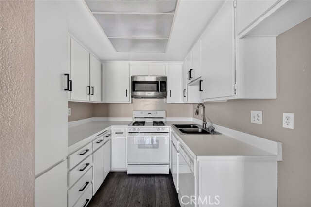 Building Photo - 333 Burchett St
