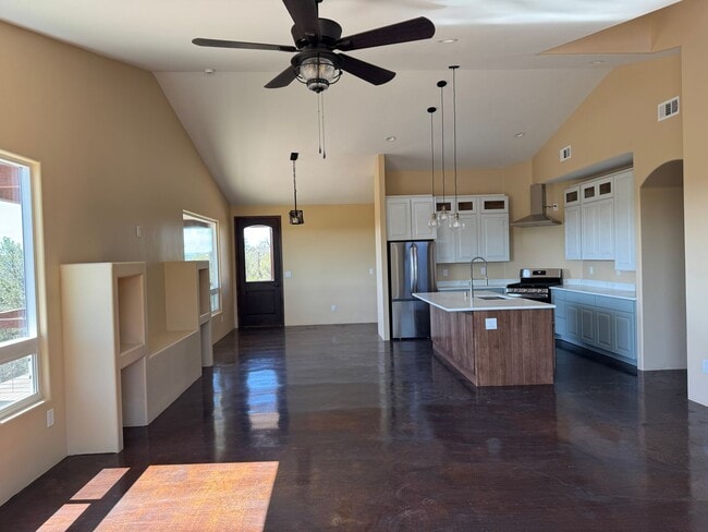 Building Photo - Brand new 3 bedroom, 2 bathroom home in Cedar Crest, NM