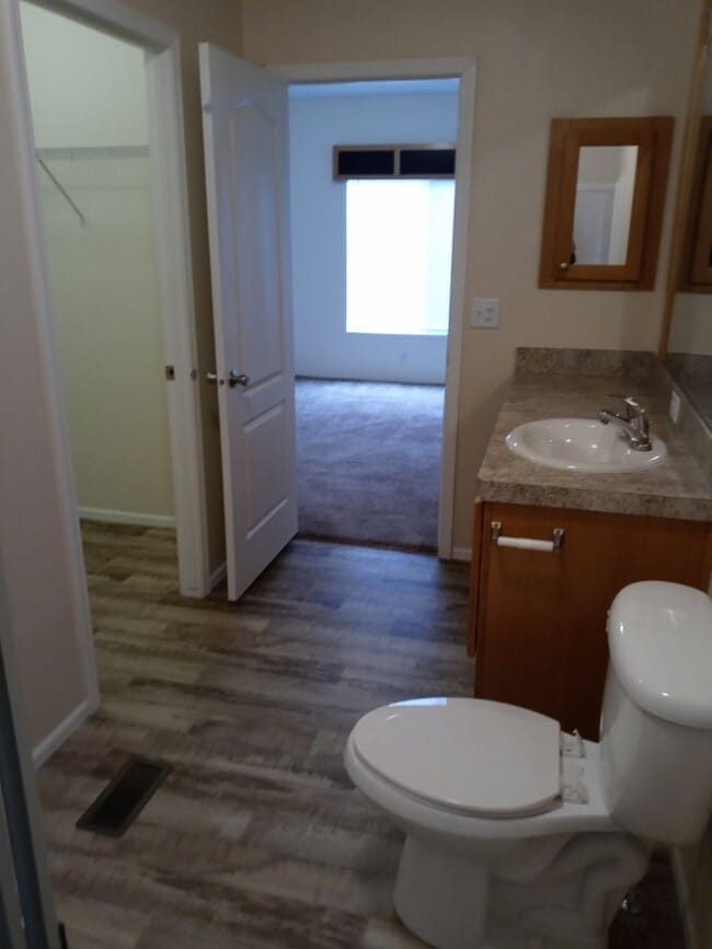 Building Photo - 3bd/2 bath Mobile Home Available now!