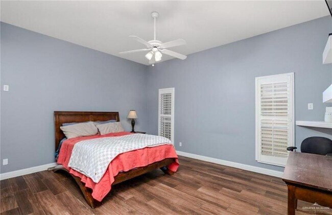 Building Photo - 2513 Kings Dr