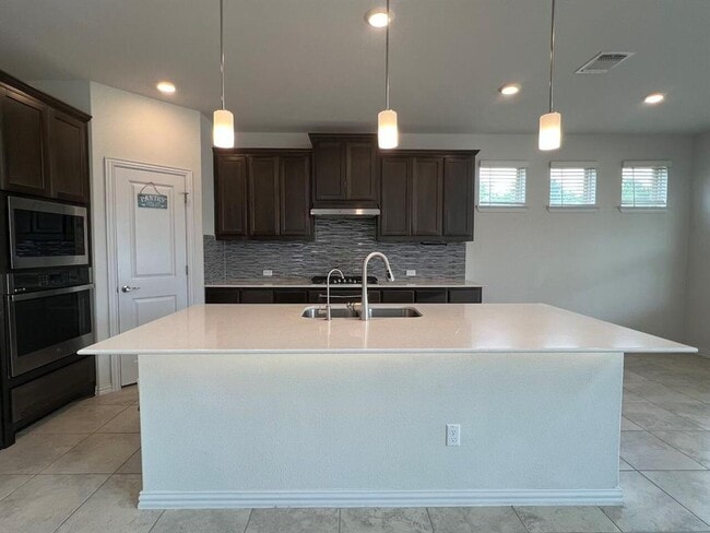 Building Photo - 2018 Matlock Cir