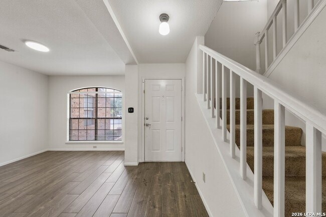 Building Photo - 1207 Canyon Parke Dr