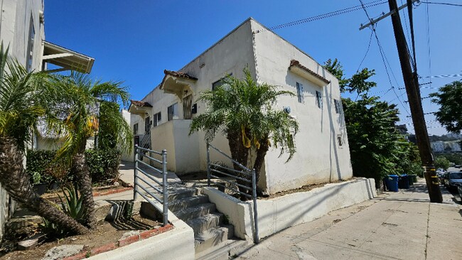 Building Photo - 342 1/2 Douglas St