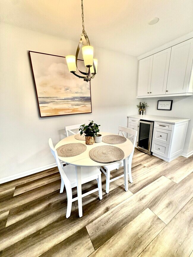 Building Photo - 47 Salisbury B