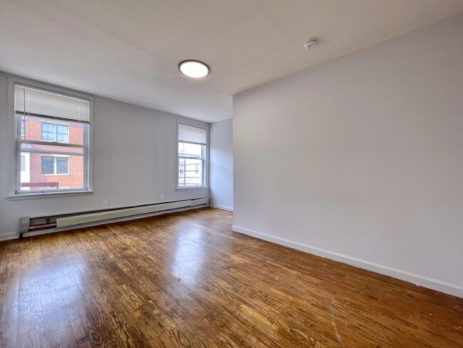 Building Photo - 311 5th St