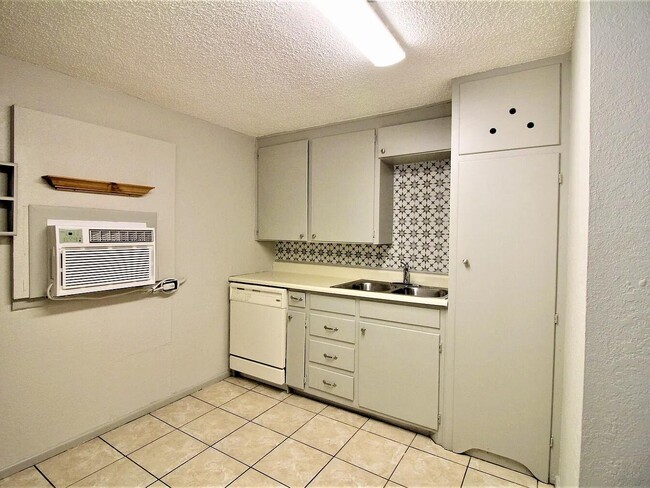 Building Photo - 2216 30th St