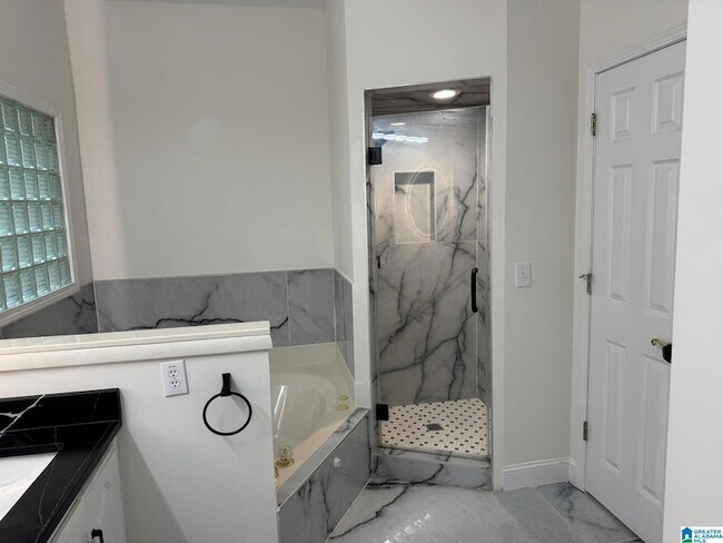 Building Photo - 2512 Christie Cir