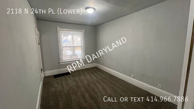 Building Photo - 2118 N 24th Pl