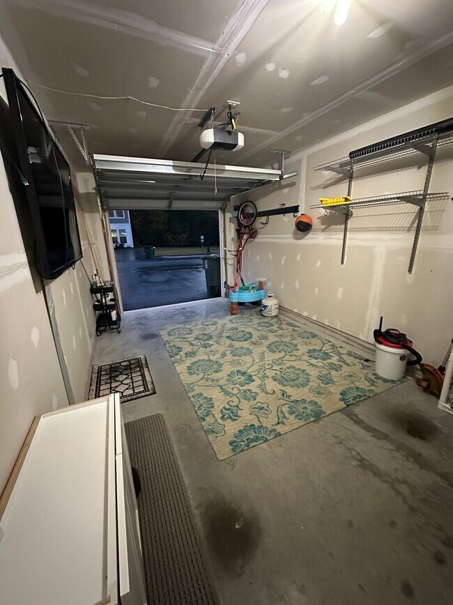 Building Photo - 135 Intrepid Ln