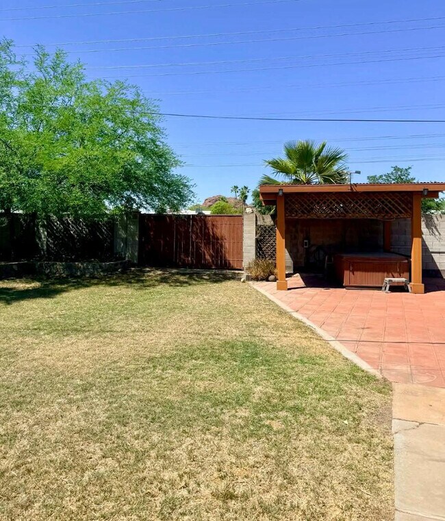 Building Photo - 6607 E Sheridan St