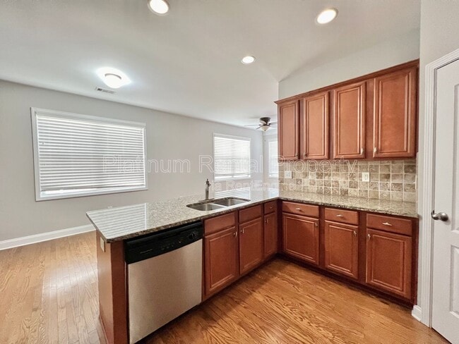 Building Photo - 3080 Whitfield Ave