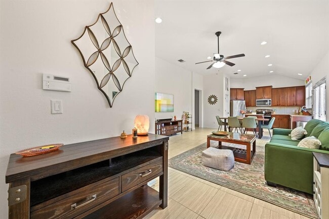 Building Photo - 9515 Tanager Way