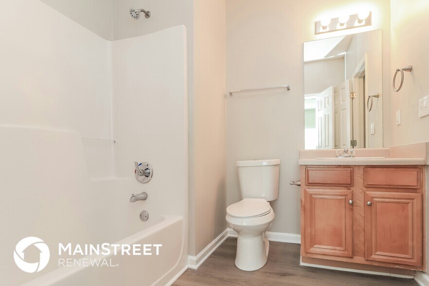 Building Photo - 315 Wellsley Ln