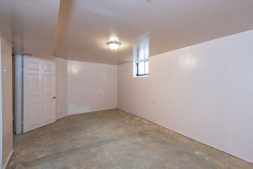 Building Photo - 6605 Kahns Ave