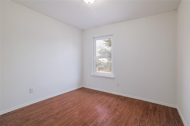 Building Photo - 13237 Coomes Dr