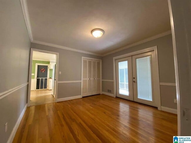 Building Photo - 510 9th Ave NE