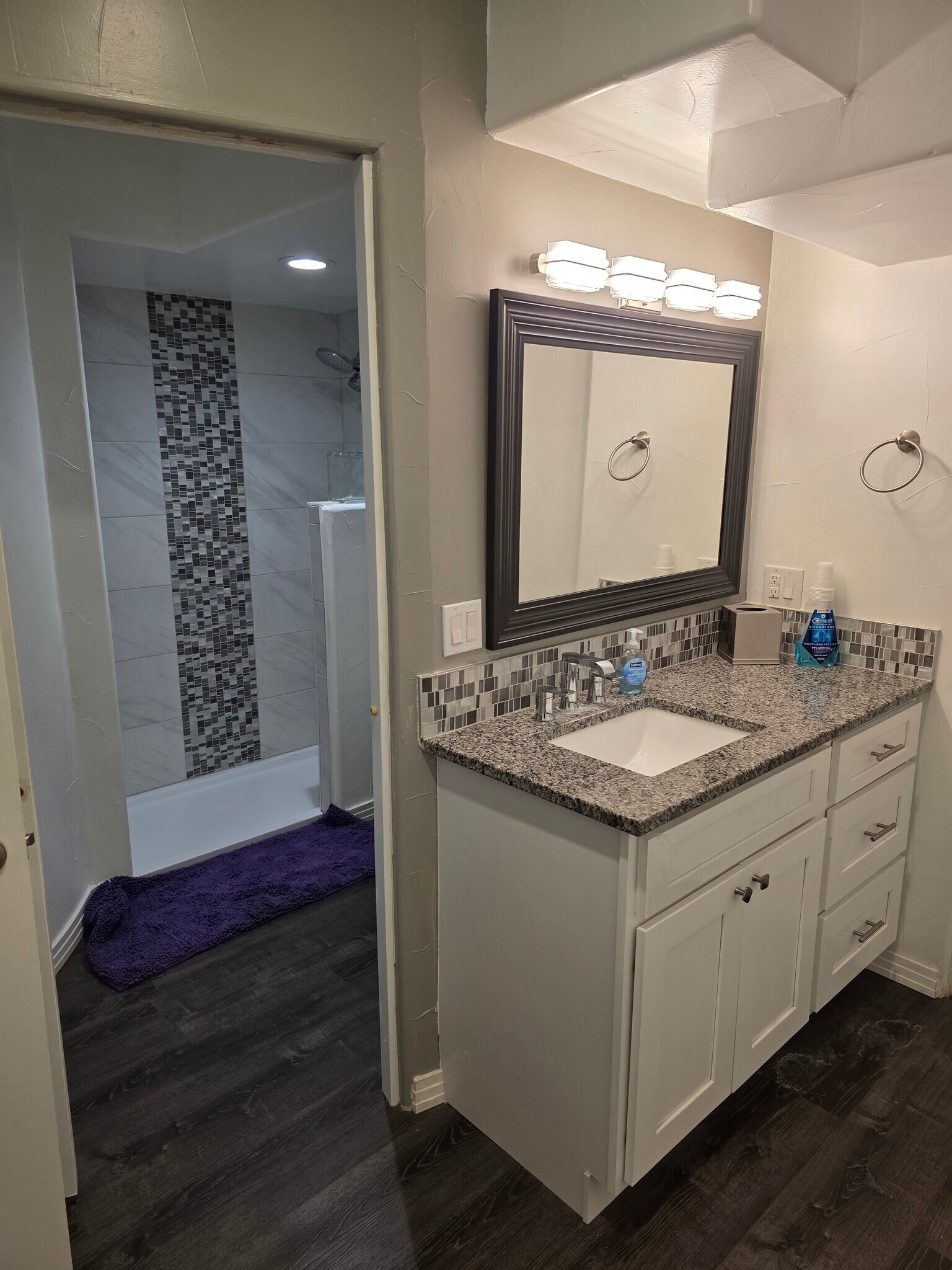 Building Photo - 192 October Pl