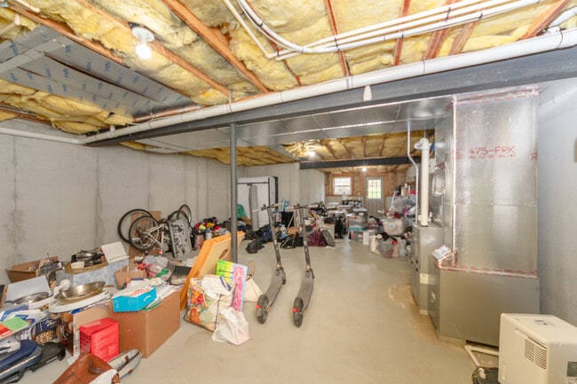 Building Photo - 127 Moorland Ct