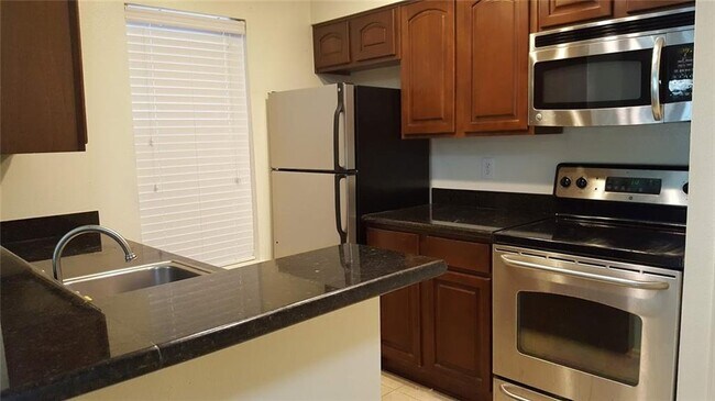 Building Photo - 6000-5 Shepherd Mountain Cove