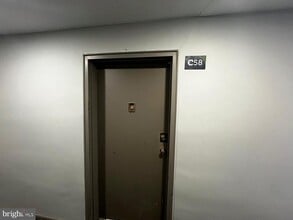 Building Photo - 91 Oak St