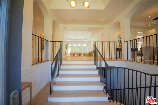 Building Photo - 3685 Benedict Canyon Ln
