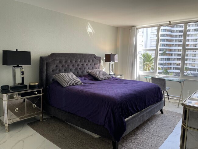 Building Photo - 5600 Collins Ave