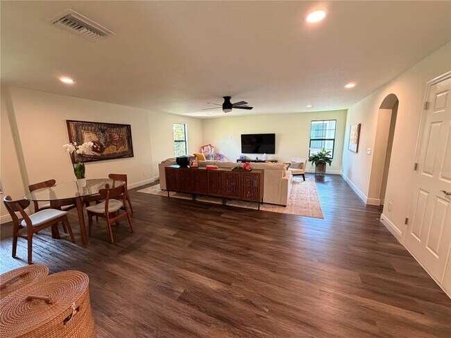 Building Photo - 12798 Munro Ln