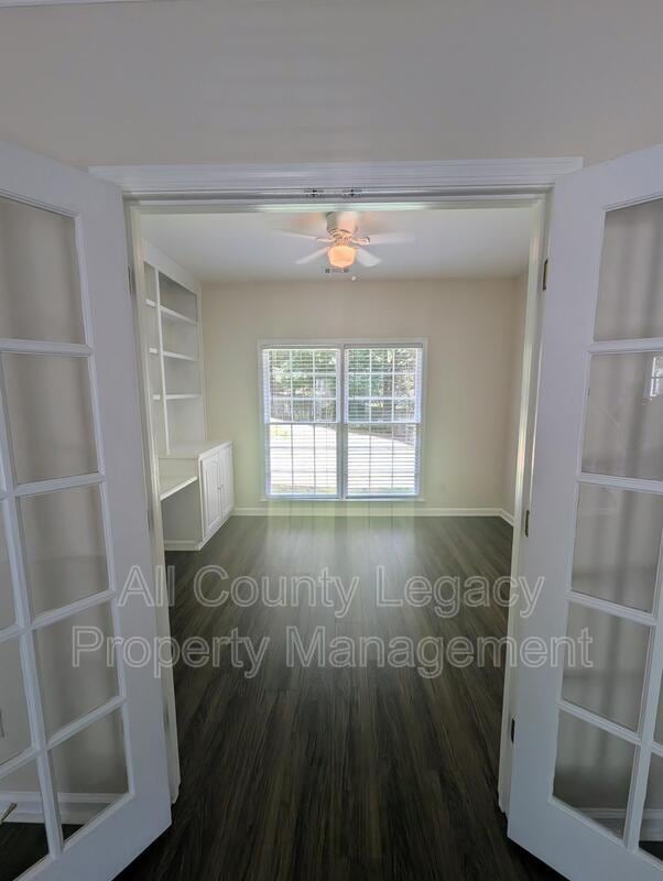 Building Photo - 4920 Agate Dr