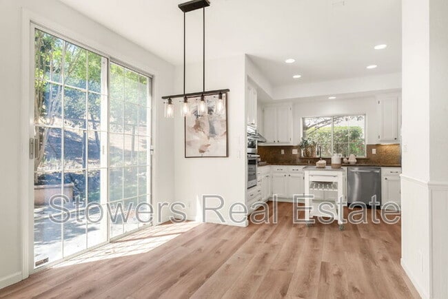 Building Photo - 690 Glasgow Cir