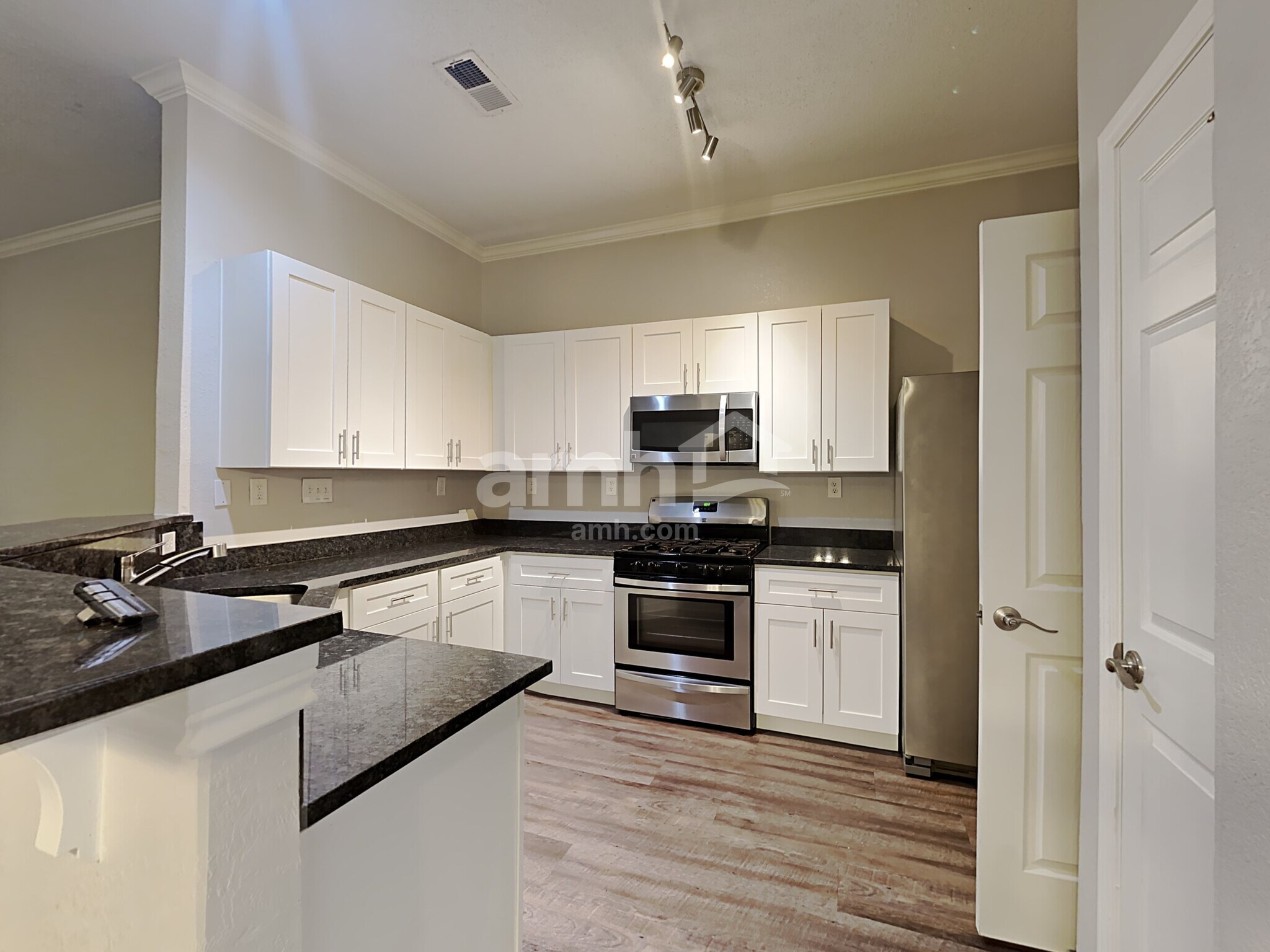 Building Photo - 11907 Santa Fe Trl