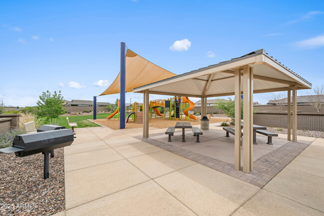 Building Photo - 3505 W Verde River Rd