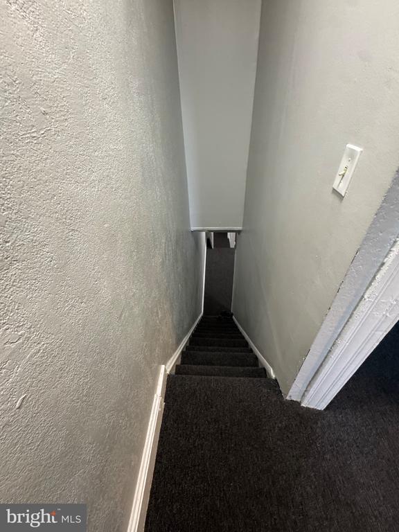 Building Photo - 508 N Streeper St