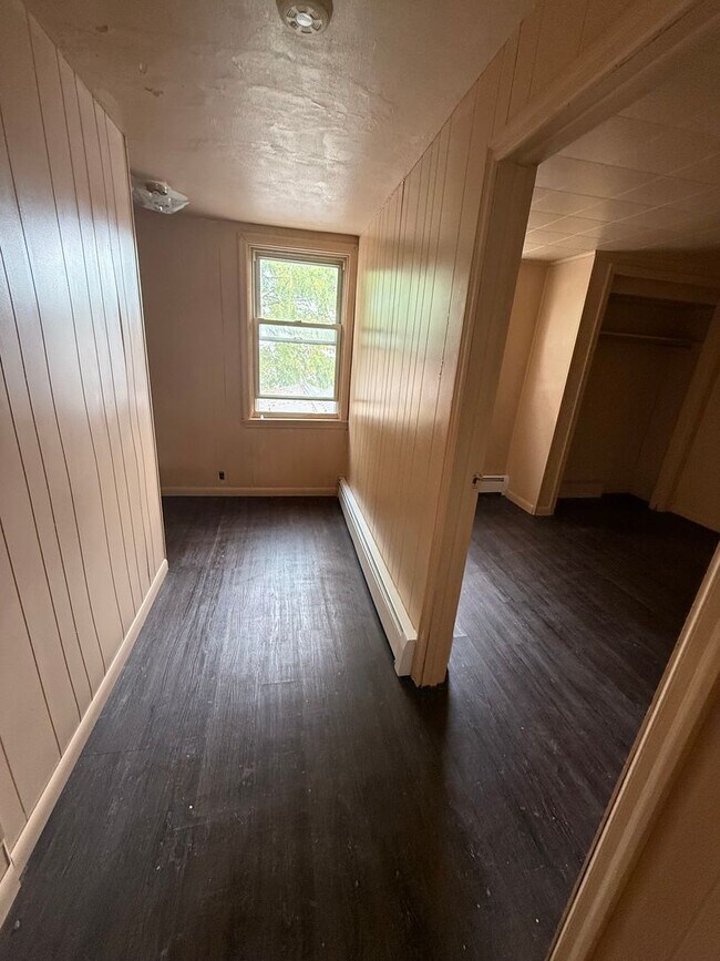 Building Photo - 2 bedroom possibly 3 with oversized Garage/Work Shop in Newville