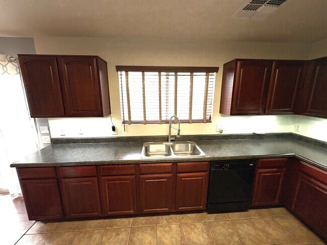 Building Photo - 6952 S Goshawk Dr