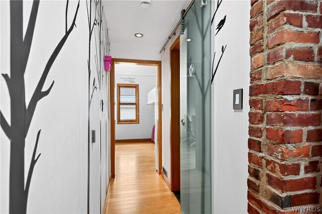 Building Photo - 384 Summer St