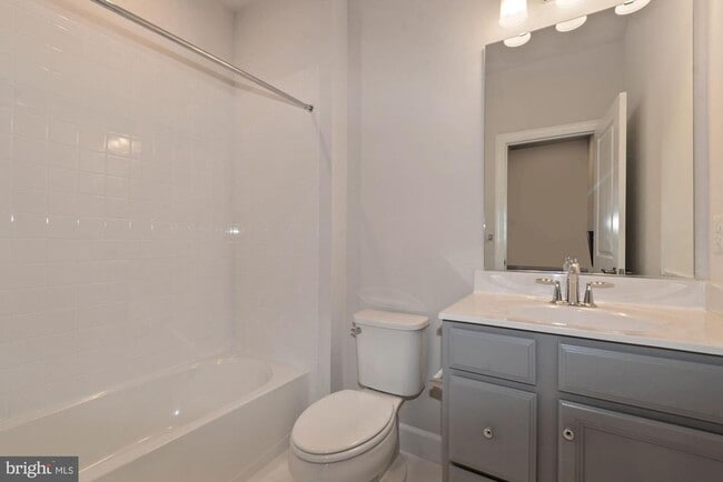 Building Photo - 289 Phoenix Dr