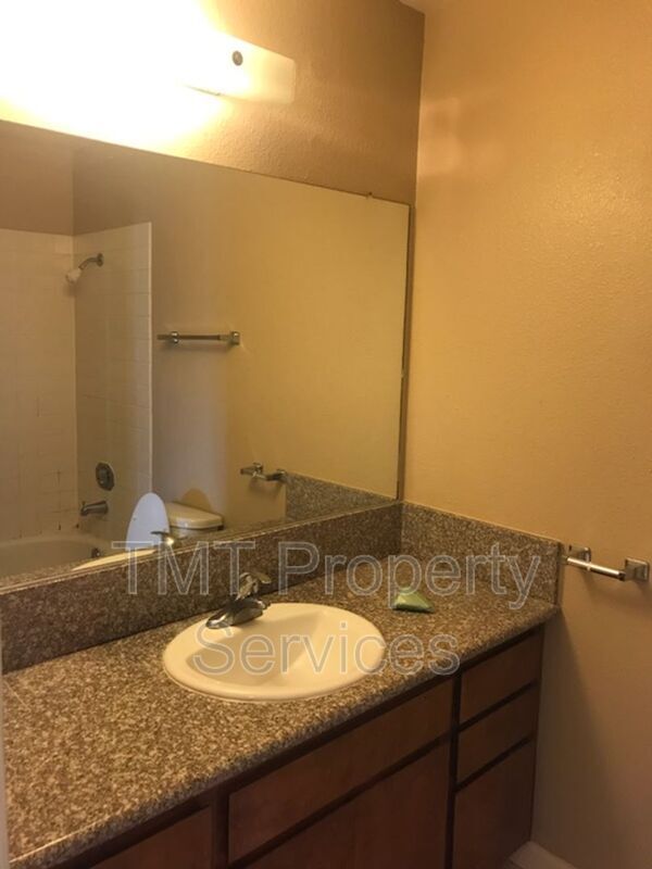 Building Photo - 956 Greenstar Way