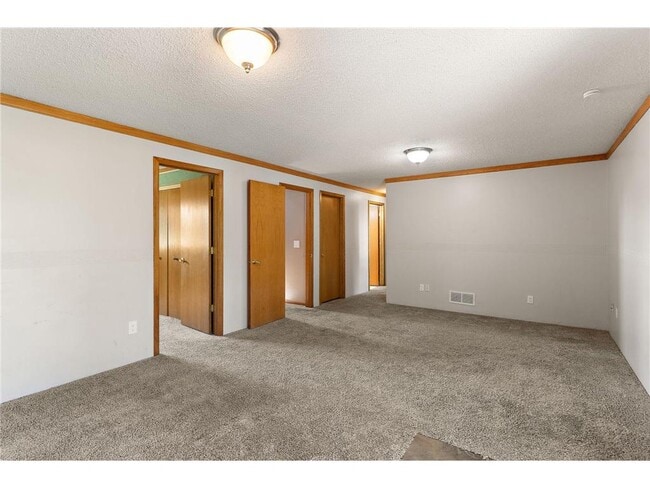 Building Photo - 5785 Yucca Ln N