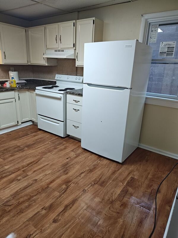 Building Photo - 850-850 Capouse Ave