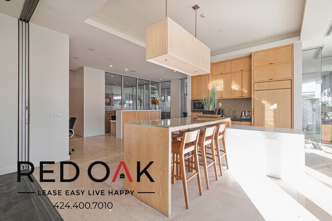 Building Photo - 1168 S Barrington Ave