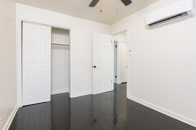 Building Photo - 802 N Minnesota St