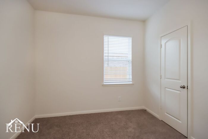 Building Photo - 10458 Sweetwater Creek Dr
