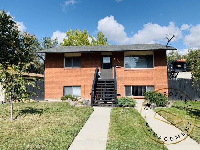 Building Photo - 2712 W Woodlawn Ave