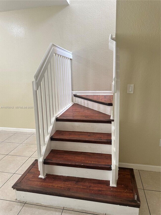 Building Photo - 2834 SE 16th Ave